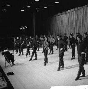 Sowjet Russisch Staatsensemble repetitie van de Georgier dansgroep in Apollohal, Bestanddeelnr 914-4635
