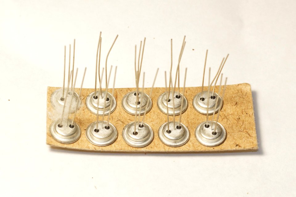Soviet П416 germanium transistors on a factory paper card 01