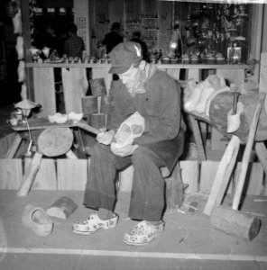 Souvenirs, koffers en lederwarenbeurs in Jaarbeursgebouw Utrecht, Bestanddeelnr 914-6861