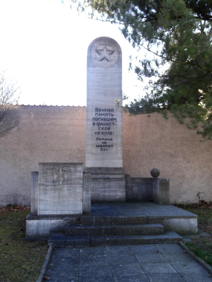Sowjetische Kriegsgräberstätte in Arnstadt 27