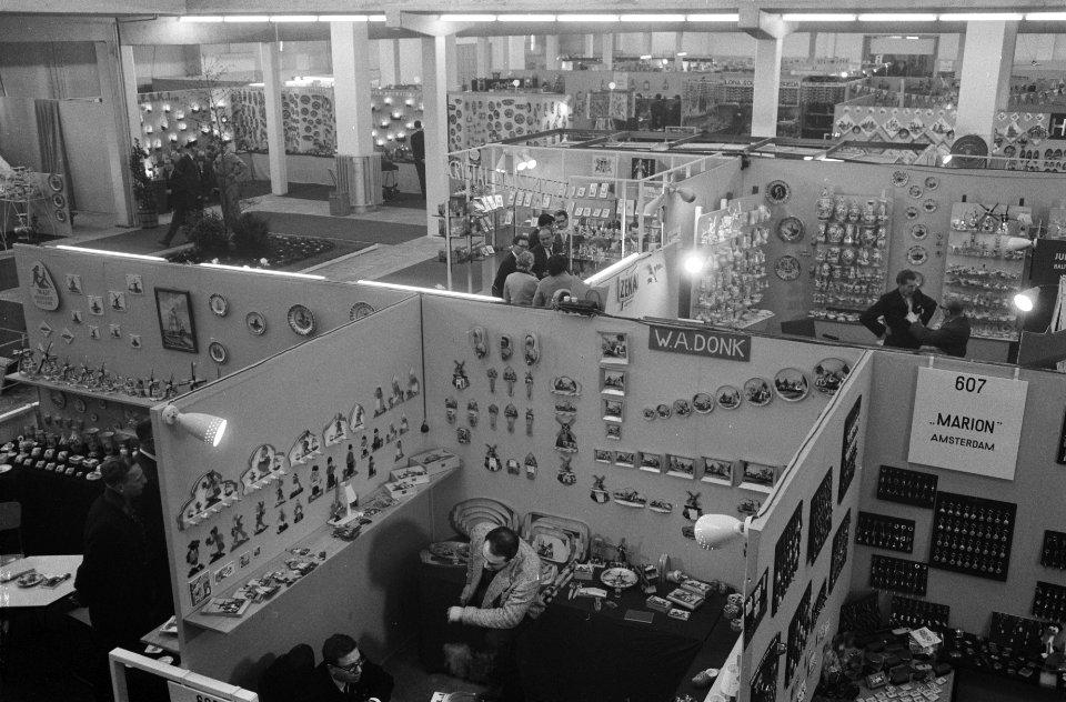 Souveniersvakbeurs in de Beatrix en Irenehal te Utrecht, Bestanddeelnr 911-9553