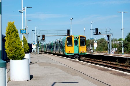 Southern EMU 313202 at Hove Railway Station (Platform 3) (May 2019) (1) photo
