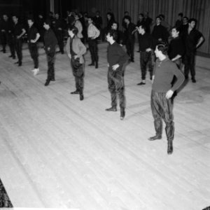 Sowjet Russisch Staatsensemble repetitie van de Georgier dansgroep in Apollohal, Bestanddeelnr 914-4638