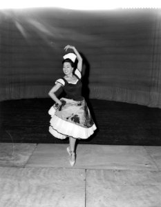 Spaanse danseres Mariemma in Kurhaus Scheveningen, Bestanddeelnr 909-7670