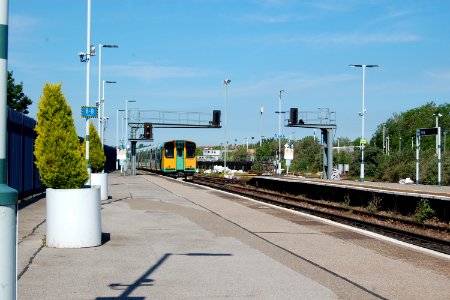 Southern EMU 313202 at Hove Railway Station (Platform 3) (May 2019) (2) photo