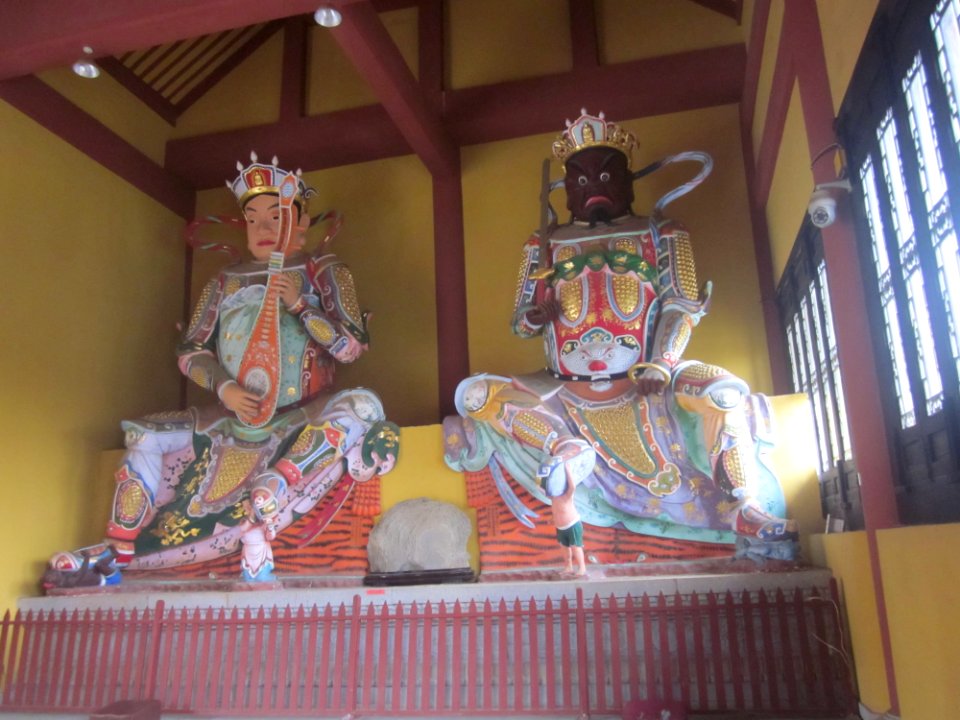 Southern King Zengzhangtian and Eastern King Chiguotian in the Hall of Four Heavenly Kings, Xixin Chan Temple