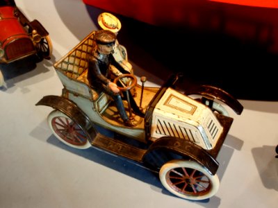 Speelgoedmuseum Deventer, tin toy car, pic12