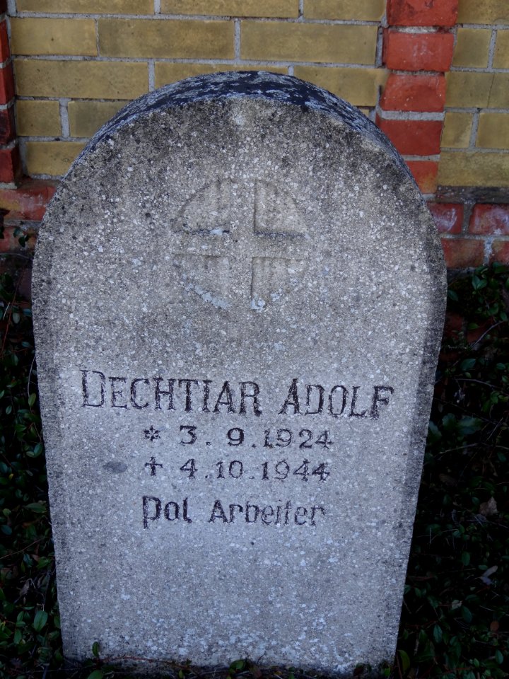 Sowjetische Kriegsgräberstätte in Arnstadt 87