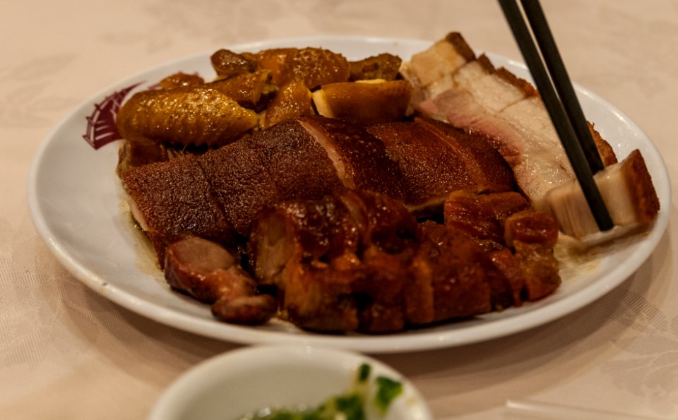 Soy sauce chicken, siu yuk and char siu in Hong Kong - 20130614