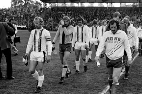 Spelers betreden het veld, Bestanddeelnr 927-9411