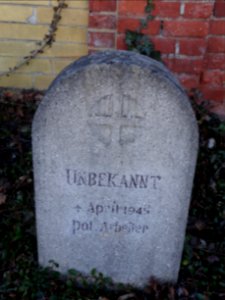 Sowjetische Kriegsgräberstätte in Arnstadt 90