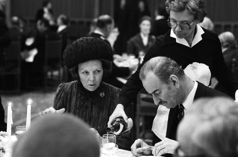 Spaans Staatsbezoek Dejeuner met leden kabinet in Den Haag , Prinses Beatrix me, Bestanddeelnr 930-7326