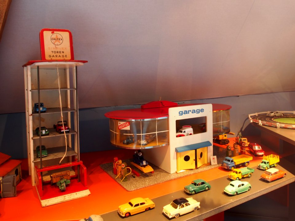 Speelgoedmuseum Deventer,Old toy garages