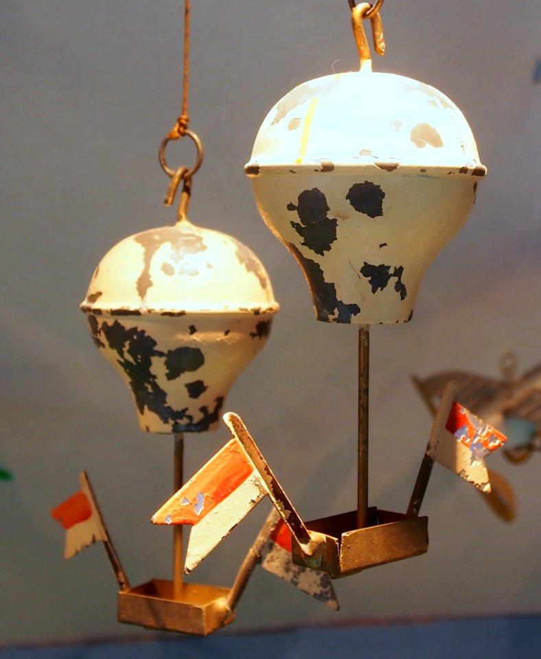 Speelgoedmuseum Deventer, Old metal toy air baloons