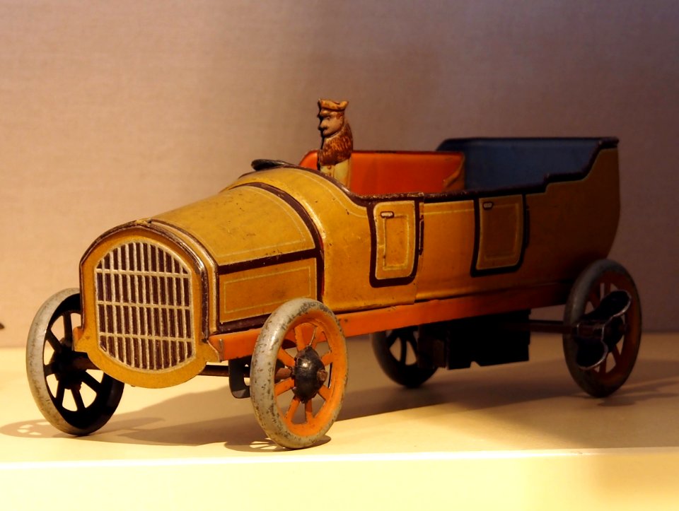 Speelgoedmuseum Deventer, tin toy car, pic10