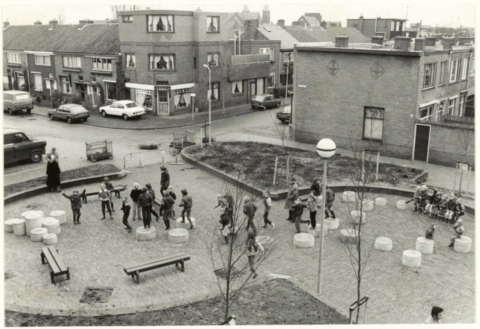 Speelplaats in de Ceram, NL-HlmNHA 54016717