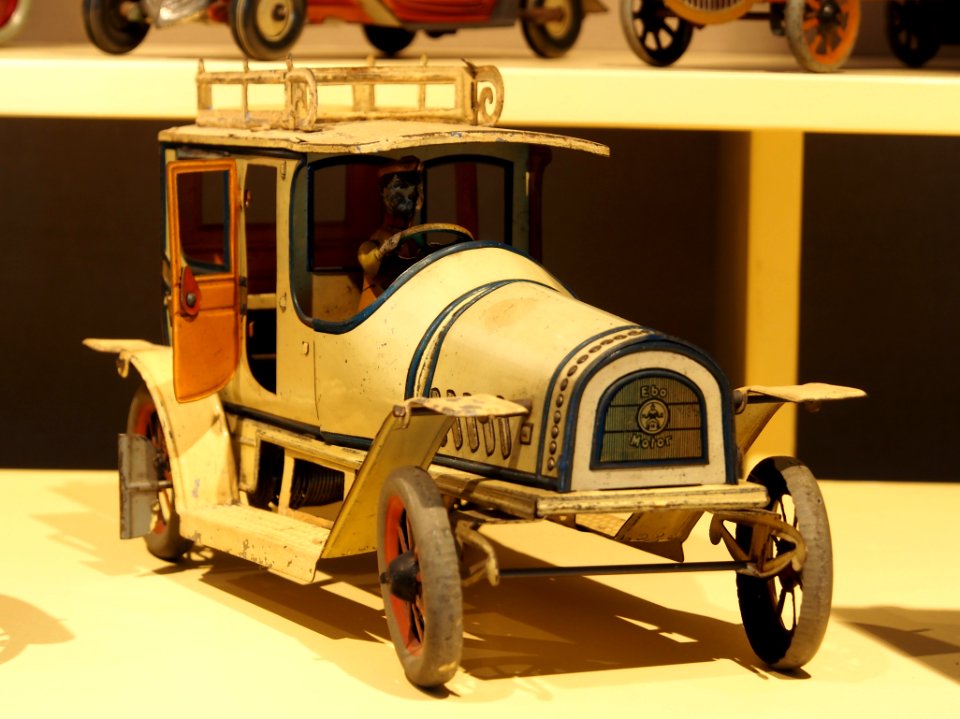 Speelgoedmuseum Deventer, clockwork wind-up tin toy, Ebo Motor-001