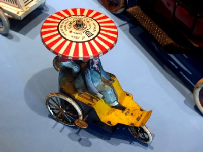 Speelgoedmuseum Deventer, clockwork wind-up tin toy, Lehmann New Century-Flag pic3
