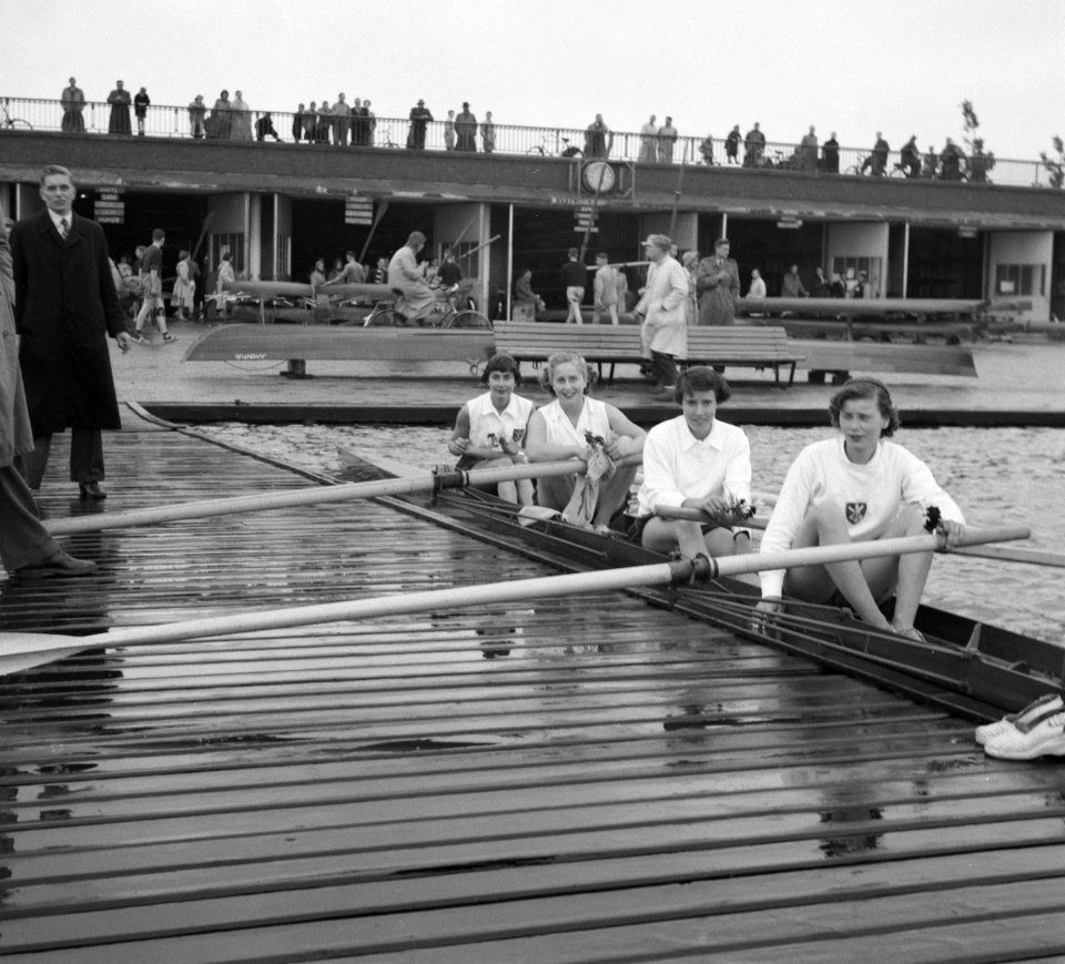 Spaarne dames 4 Haarlem, Bestanddeelnr 905-1809