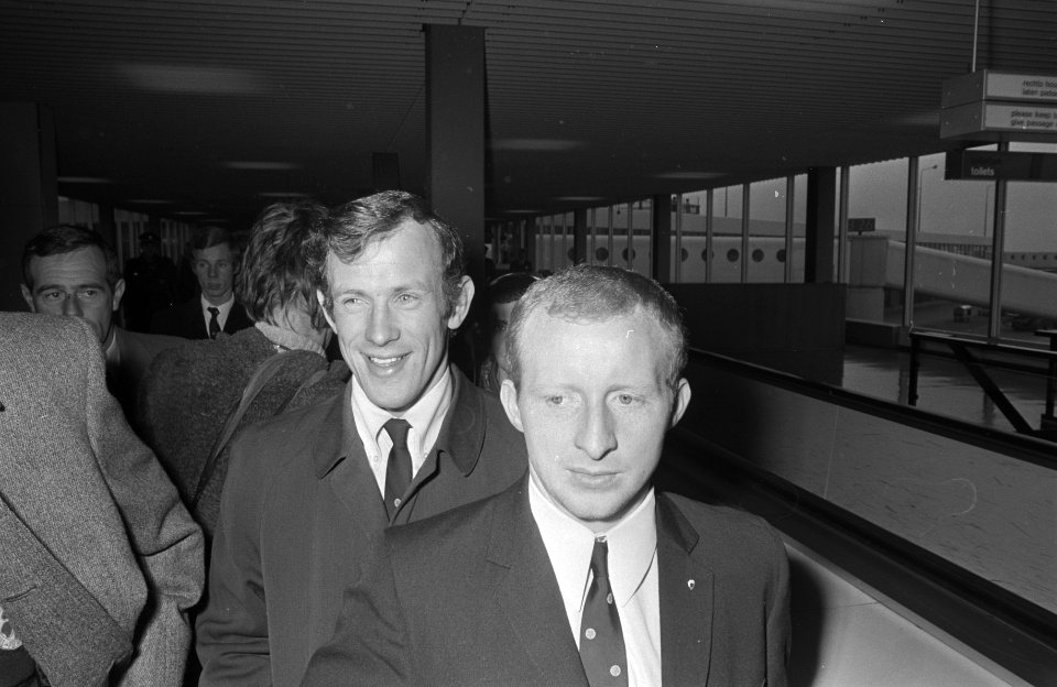 Spelers Bobby Lennox (m) en Jimmy Johnstone (r), Bestanddeelnr 924-3381