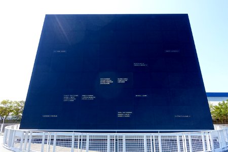 Space Mirror Memorial - Kennedy Space Center - Cape Canaveral, Florida - DSC02479