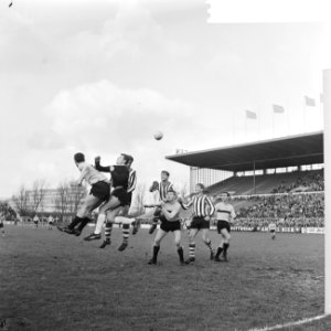 Sparta tegen DOS 3-1, gedrang voor DOS-doel na corner van Ole Madson, Bestanddeelnr 918-6089