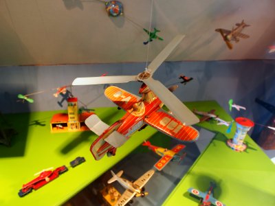 Speelgoedmuseum Deventer, clockwork wind-up tin toy, Gyrocopter