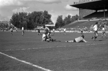 Sparta tegen Amsterdam 5-0, Kreuz loopt juichend weg na te hebben gescoord, Bestanddeelnr 925-9041