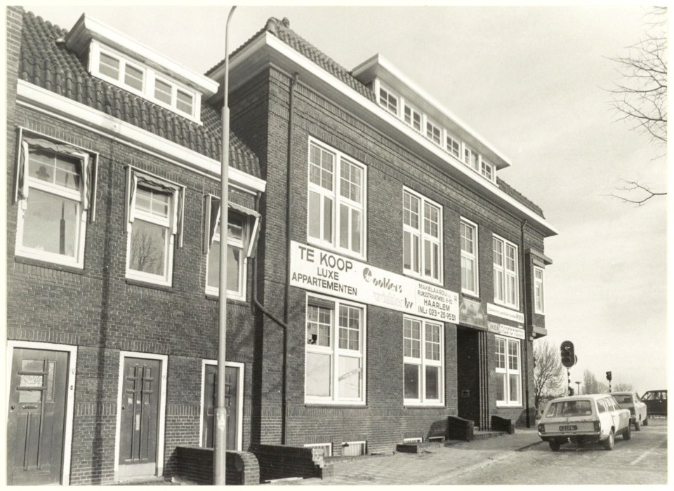 Spaarne 99 hoek Lieve Vrouwegracht. NL-HlmNHA 54021091