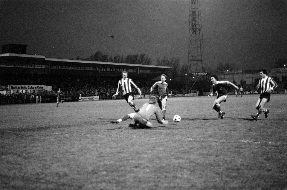Sparta tegen FC Amsterdam 0-1, Wetzel voor keeper Doesburg, Bestanddeelnr 929-1395