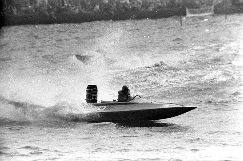 Speedboatraces Drie Uren van Amsterdam op Amstel, Bestanddeelnr 923-8575