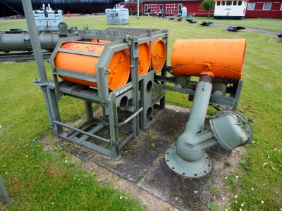 Speed loader for depth charges