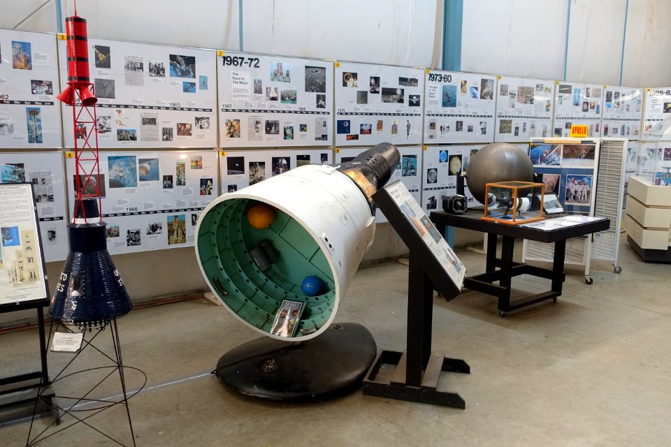 Space exhibit - Oregon Air and Space Museum - Eugene, Oregon - DSC09771