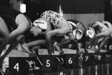 Speedo zwemwedstrijd Amersfoort start 100 meter vrije sl vlnr Ineke Ran , B, Bestanddeelnr 929-5576