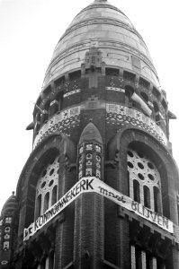 Spandoek op Koninginnekerk te Rotterdam, Bestanddeelnr 925-3233