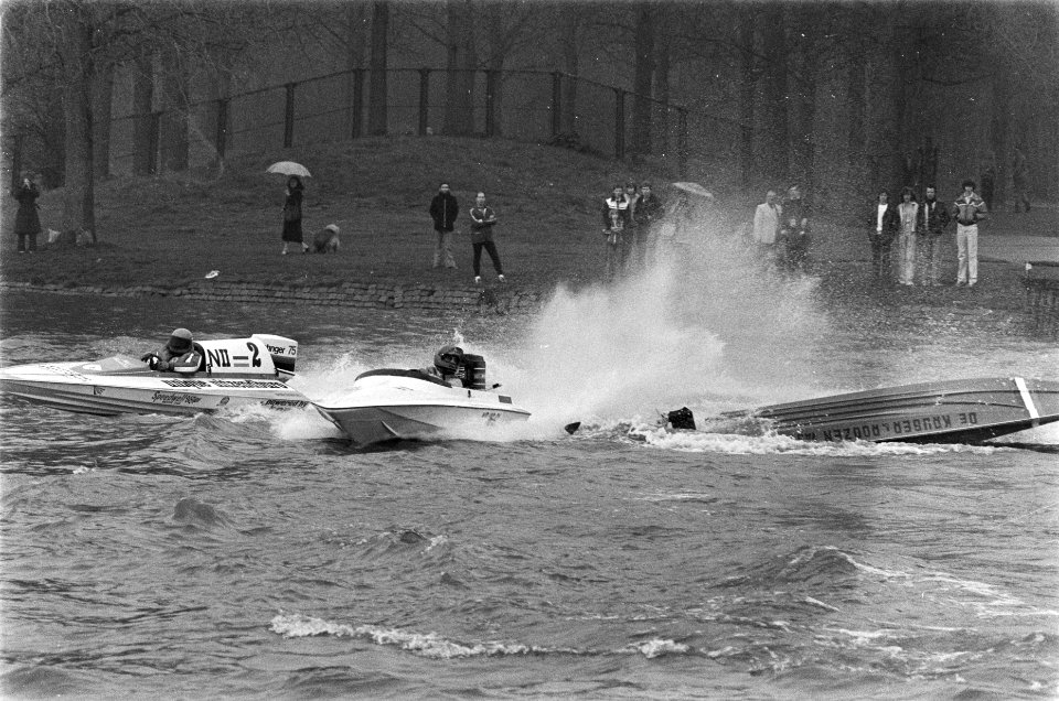 Speedbootraces Europese kampioenschappen ON klasse op Bosbaan Cees van de Velde, Bestanddeelnr 929-6930