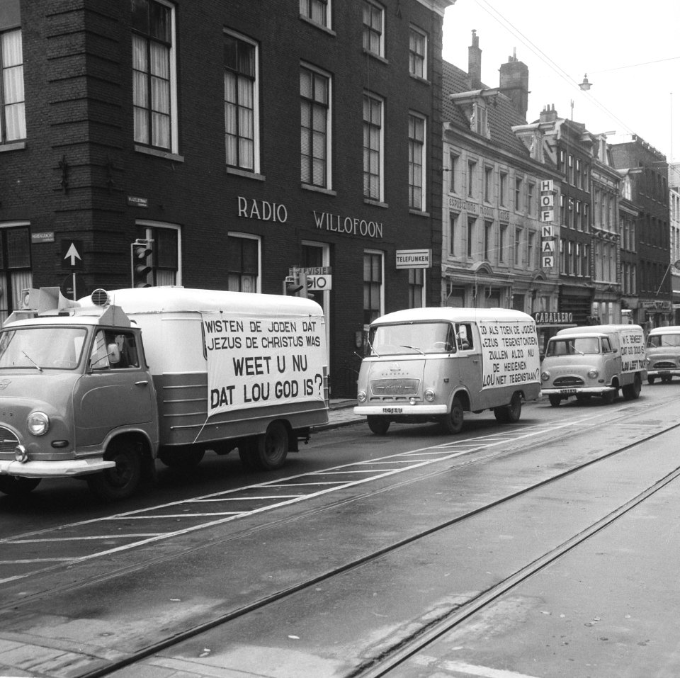 Spandoeken, auto's, Voorthuijzen, Louwrens, Bestanddeelnr 919-7373