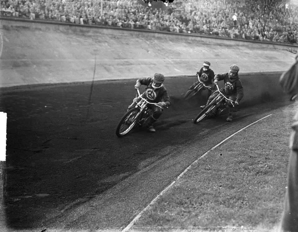 Speedwayraces in Olympisch Stadion. In de Speedway, competitie 1950 wonnen de „V, Bestanddeelnr 904-1540