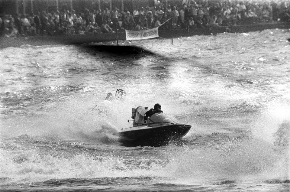 Speedboatraces Drie Uren van Amsterdam op Amstel, Bestanddeelnr 923-8577