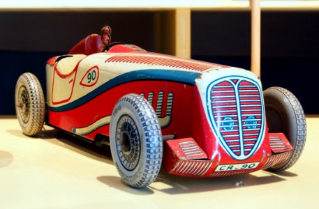 Speelgoedmuseum Deventer, clockwork wind-up tin toy, race auto CR-90