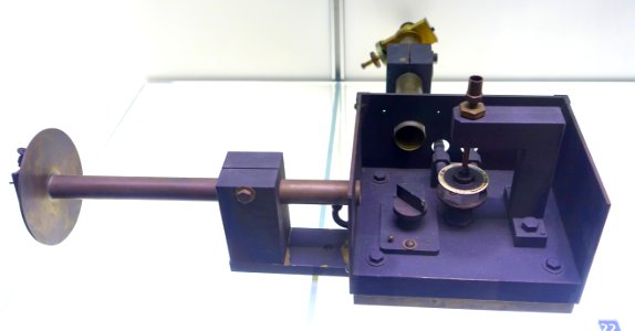 Speed of light measurement device, Albert A. Michelson - Museum of Science and Industry (Chicago) - DSC06435