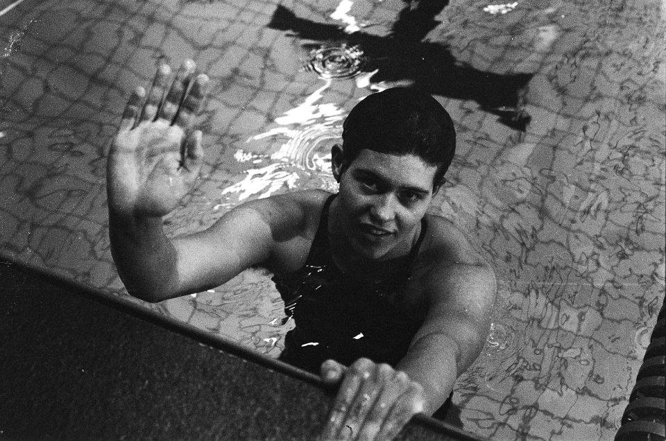 Speedo zwemwedstrijd Amersfoort Monique Bosga die nieu Nederlands record vestig, Bestanddeelnr 929-5575