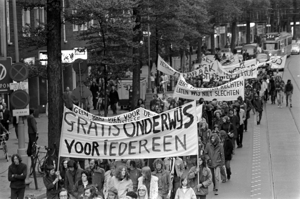 Spandoek Gratis onderwijs voor iedereen, Bestanddeelnr 925-6244