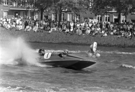 Speedboatraces Drie Uren van Amsterdam op Amstel, Bestanddeelnr 923-8572