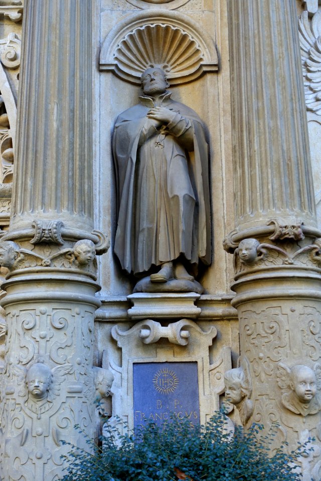 St. Franciscus, entry - Cathédrale Notre-Dame de Luxembourg - DSC06007