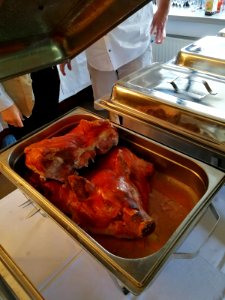 Spanferkel im Chafing Dish