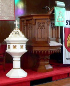 St. John Lutheran Church (Nemaha Co) pulpit and font 1