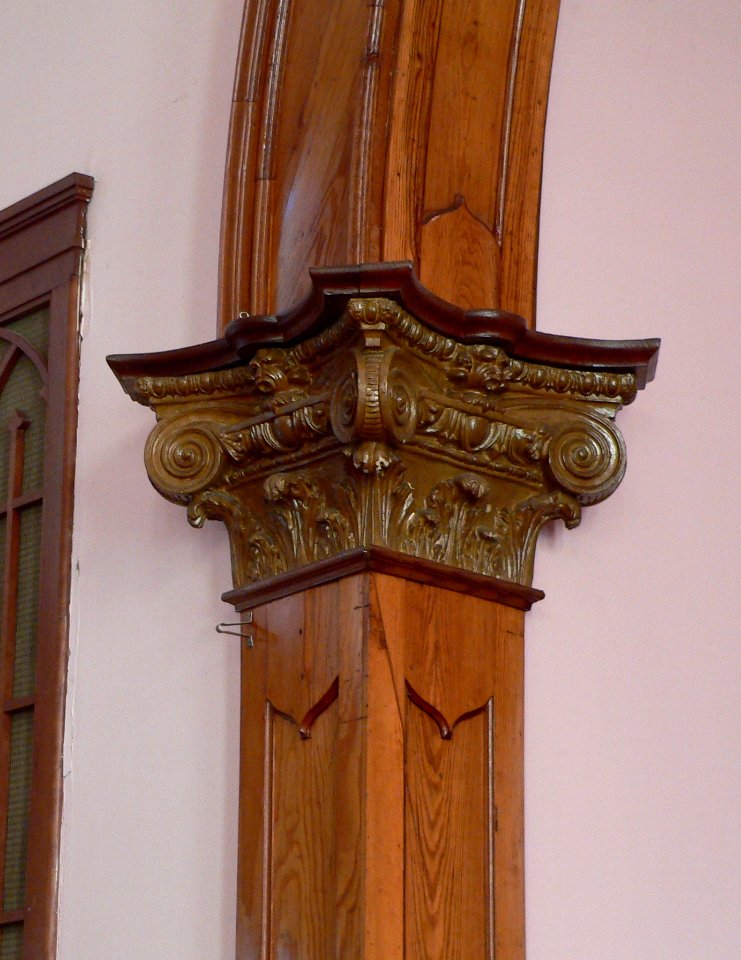 St. Johannes Kirche (Lyons, Nebraska) chancel arch capital