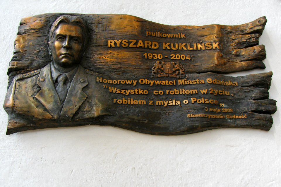 St. Mary in Gdańsk - Ryszard Kukliński plaque
