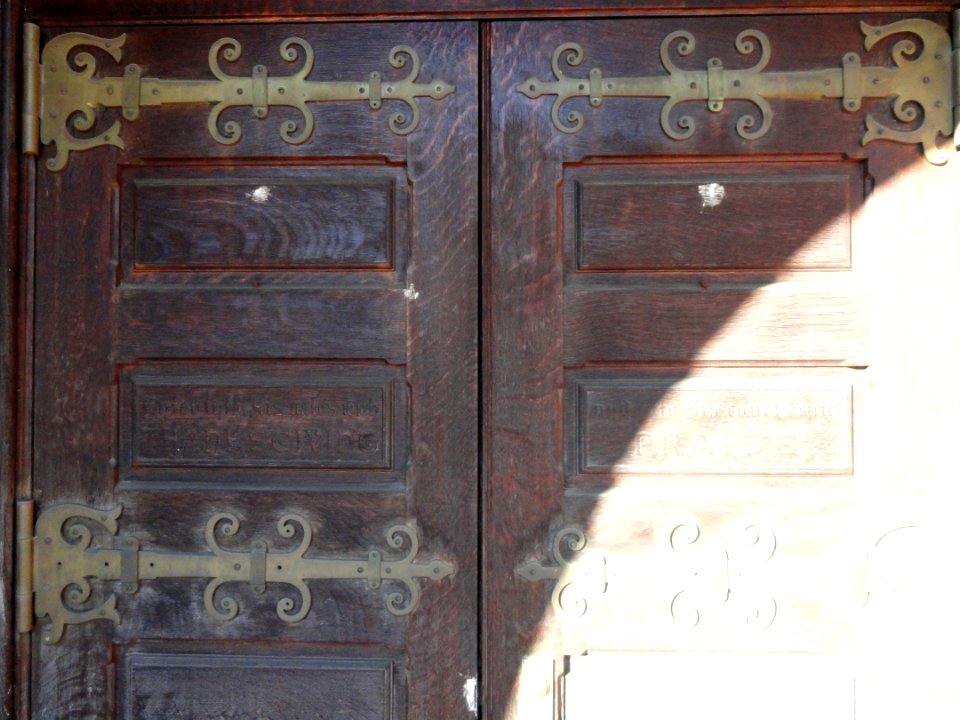 St. James Church doors - Cambridge, Massachusetts - DSC03442